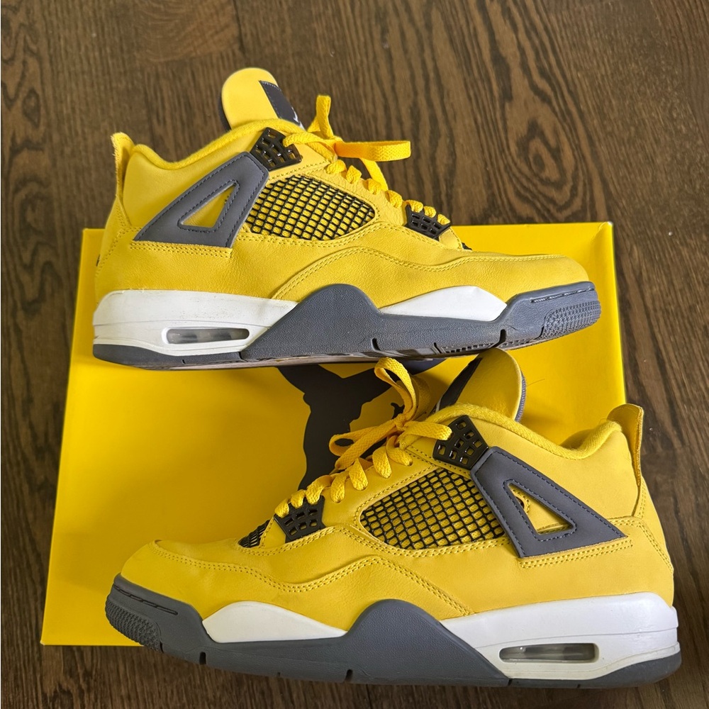Air Jordan 4 ‘Lightning’ 2021
